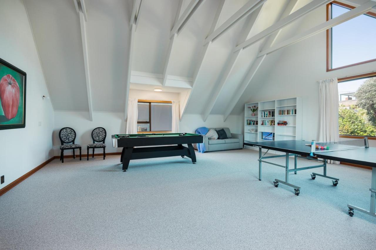 Absolute Beachfront Luxury * Paraparaumu
